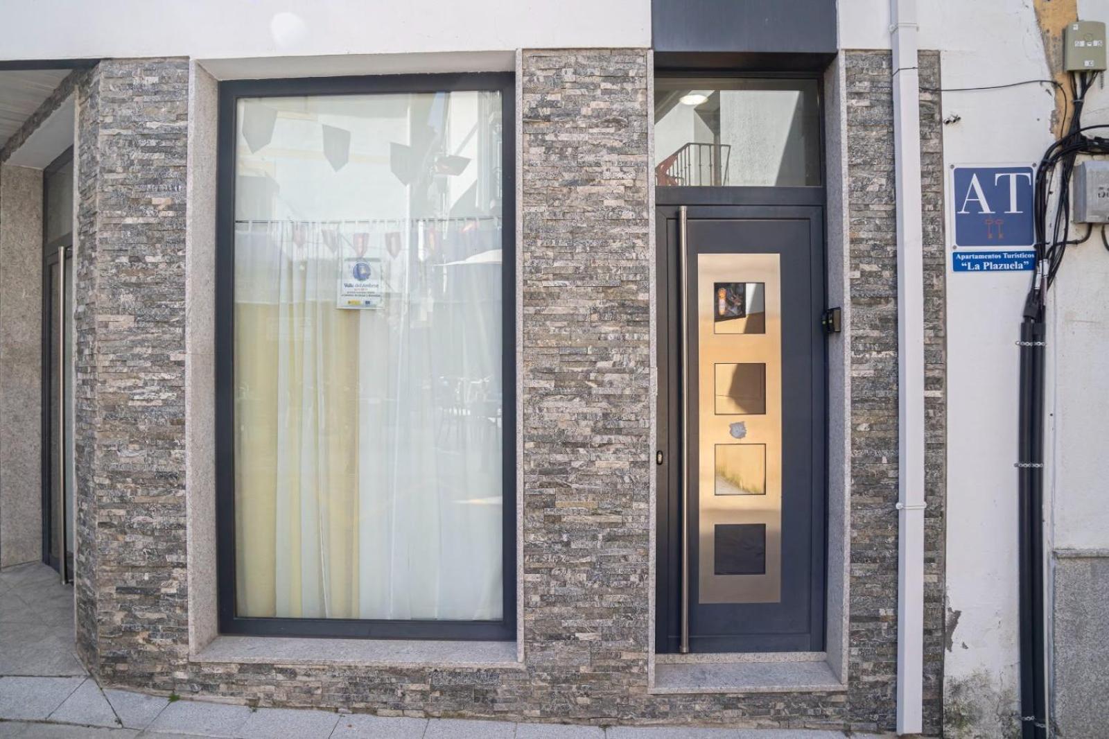 Apartamentos La Plazuela Banos De Montemayor Dış mekan fotoğraf