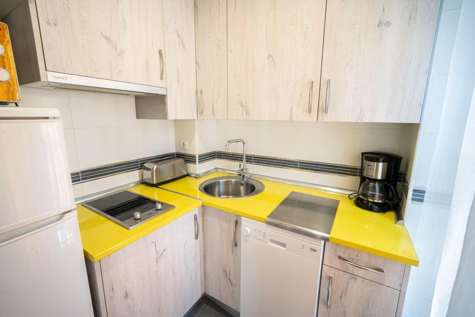 Apartamentos La Plazuela Banos De Montemayor Dış mekan fotoğraf