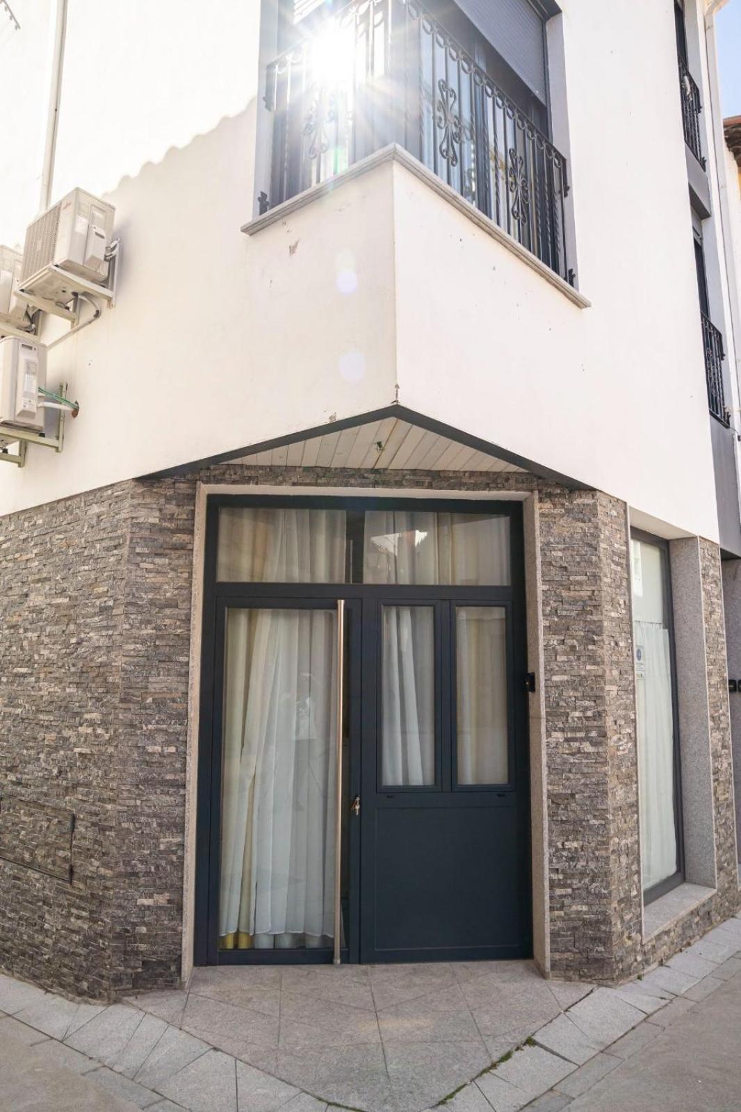 Apartamentos La Plazuela Banos De Montemayor Dış mekan fotoğraf
