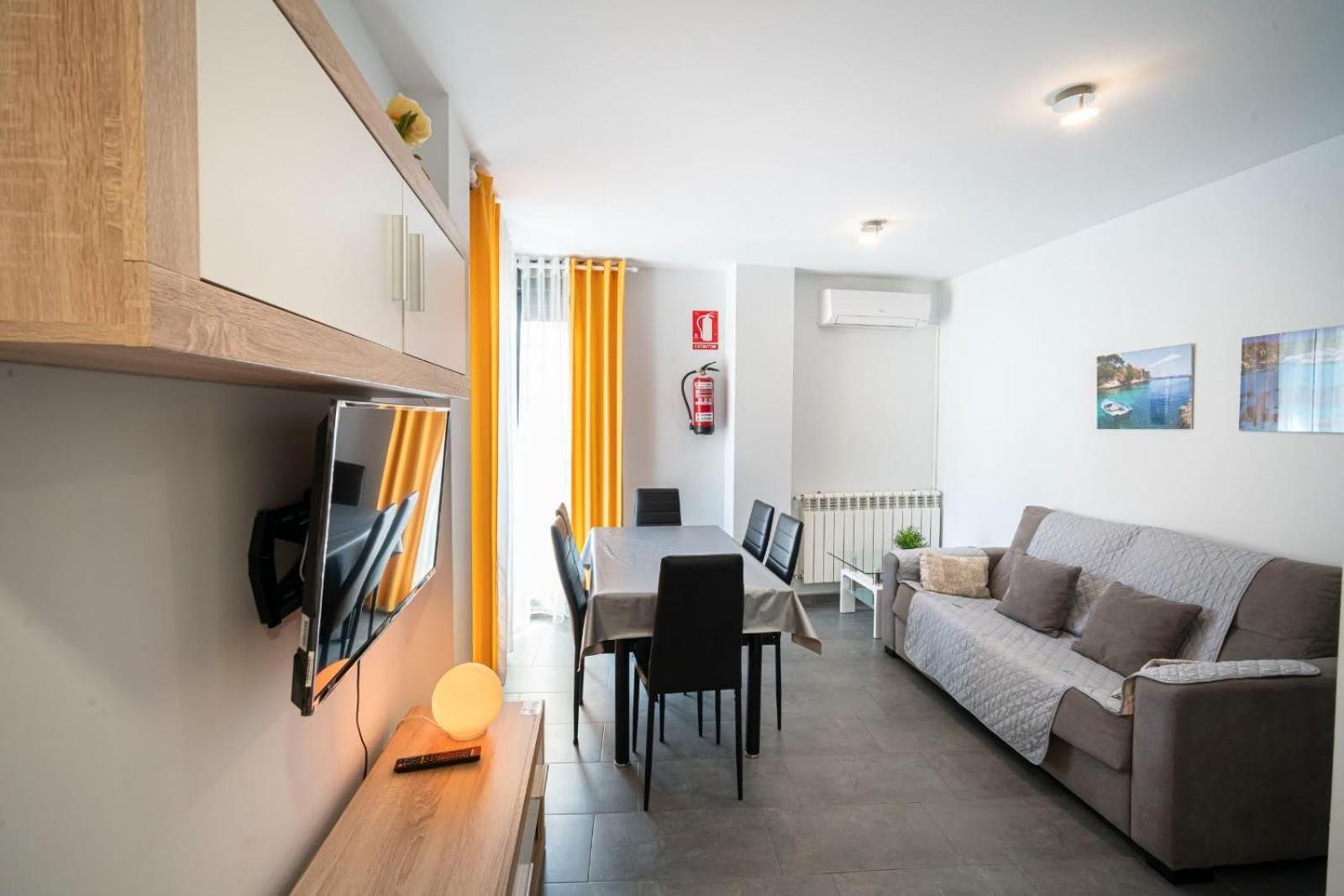 Apartamentos La Plazuela Banos De Montemayor Dış mekan fotoğraf