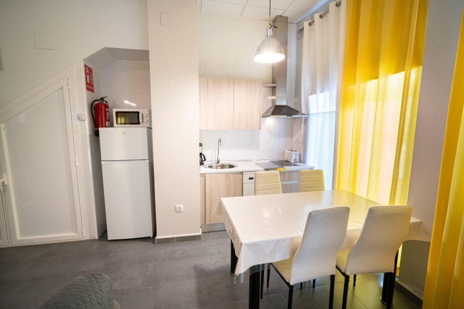 Apartamentos La Plazuela Banos De Montemayor Dış mekan fotoğraf